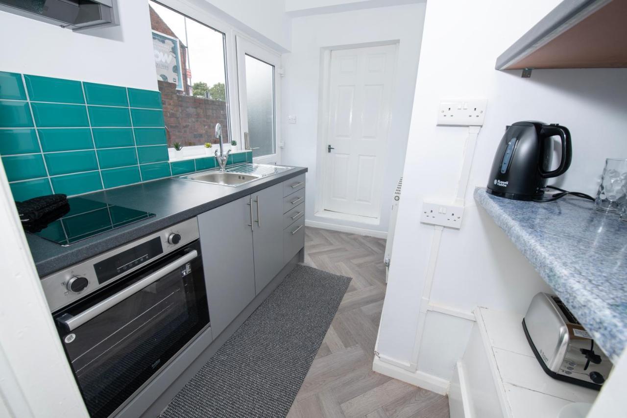 Versatile Cozy & Spacious Comfort Hull Apartments كينغستون أبون هول المظهر الخارجي الصورة