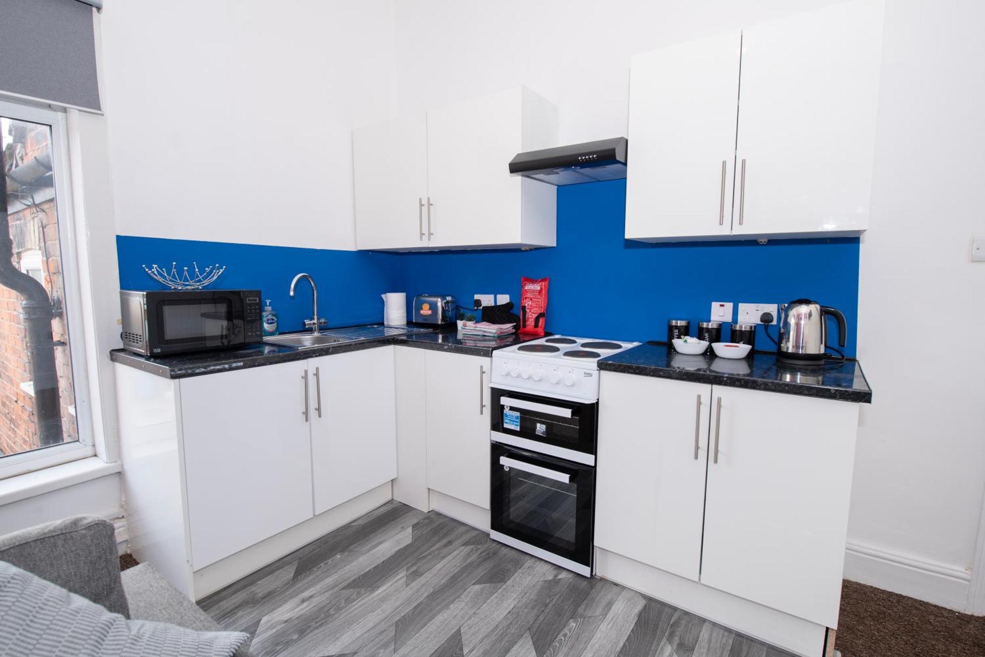 Versatile Cozy & Spacious Comfort Hull Apartments كينغستون أبون هول المظهر الخارجي الصورة