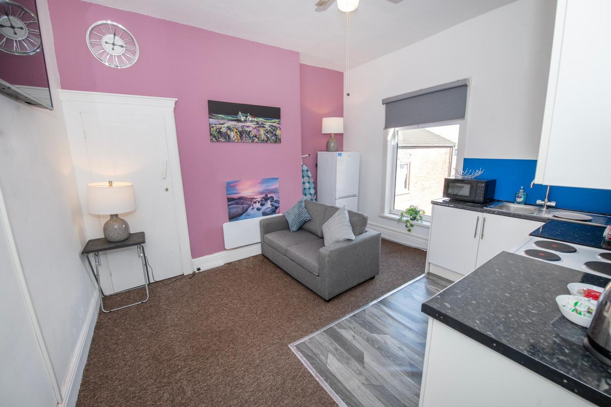 Versatile Cozy & Spacious Comfort Hull Apartments كينغستون أبون هول المظهر الخارجي الصورة